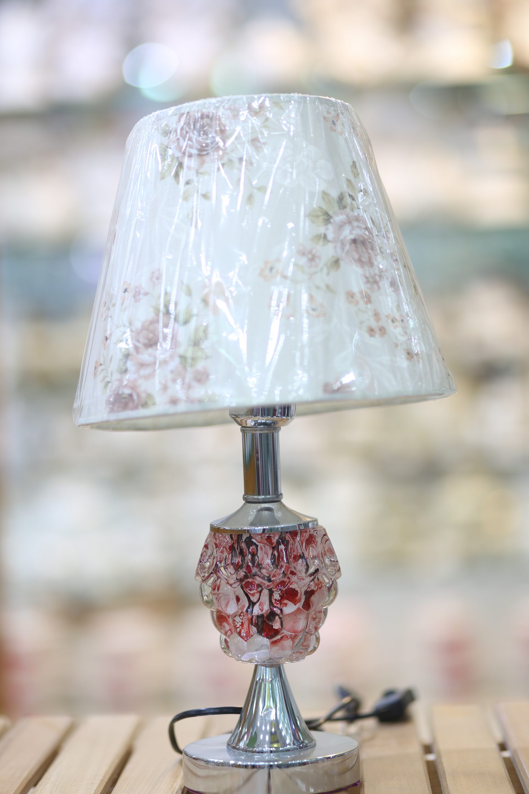 Fancy Table Lamp With Complement -