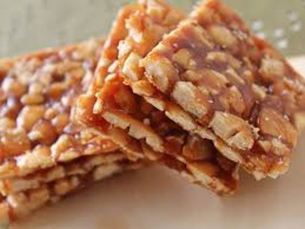 Badaam Mix Gachak -
